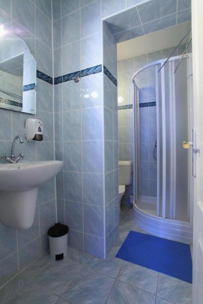 Hotel Central Kremnitz Zimmer foto